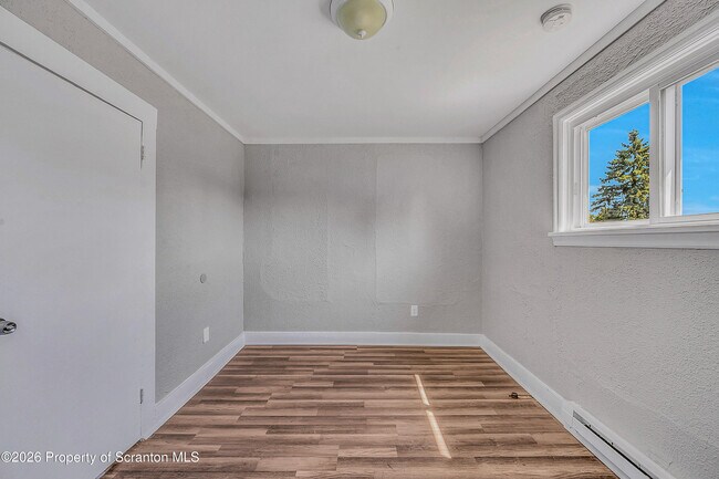 Photo - 958 Ridge Ave