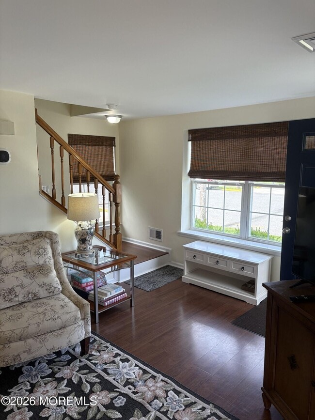 Photo - 520 3rd Ave
