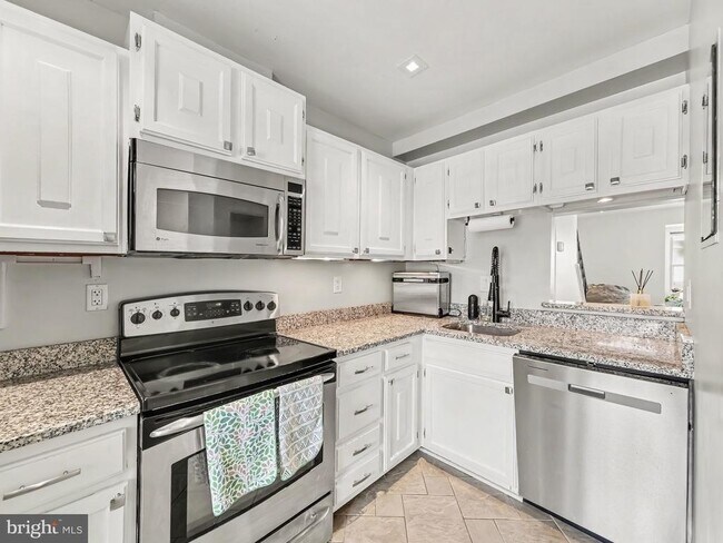 Photo - 13849 Constitution Ct