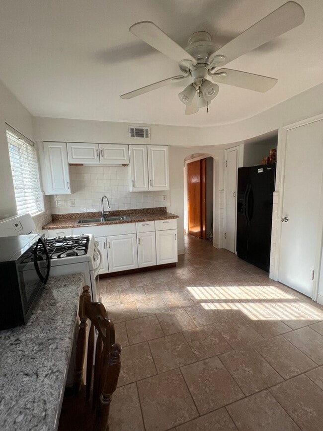 Photo - 5924 Arendes Dr Unit 5924