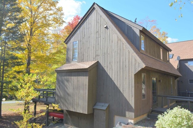 Building Photo - 619 Otter Rd