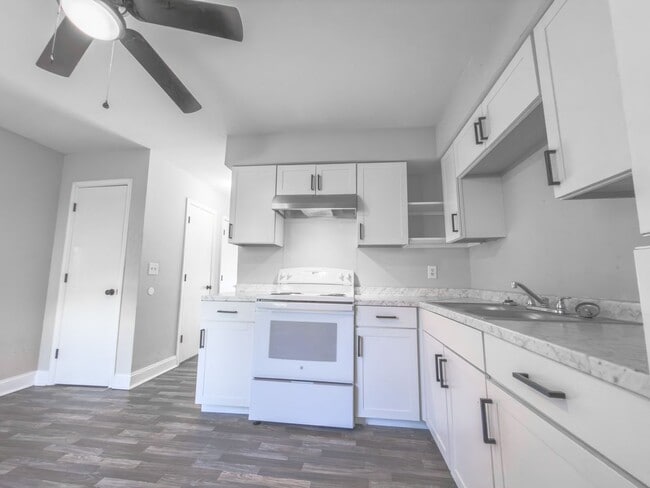 Photo - 2BR Townhome in West Ashley – Prime Location & Fresh Updates!