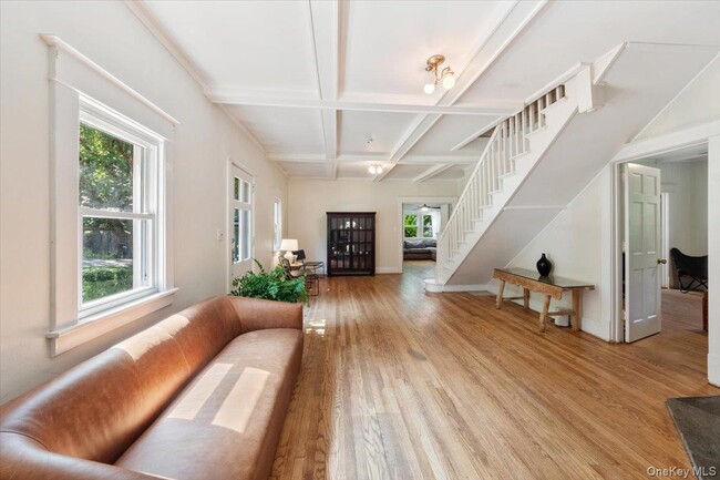 Photo - 157 NY-100 Casa