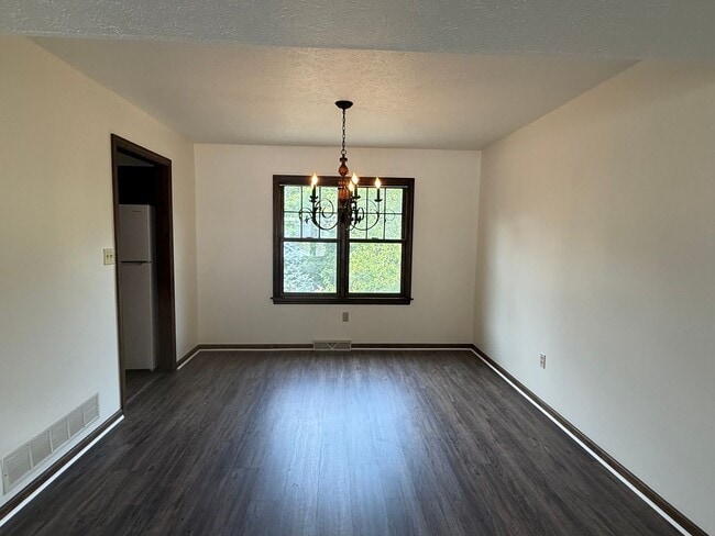 Photo - 153 Spruce Valley Dr