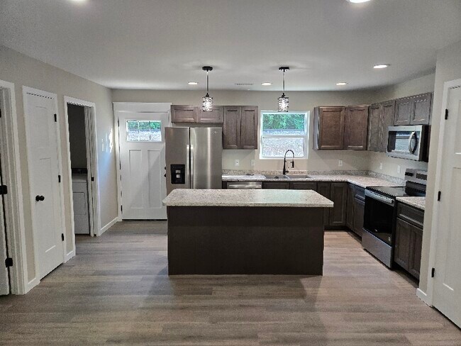 Photo - 3108 Commerce St