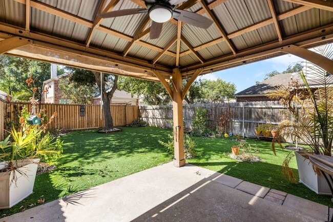 7243 Chinquapin Dr