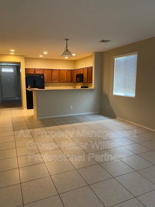 Photo - 812 S 178th Ln