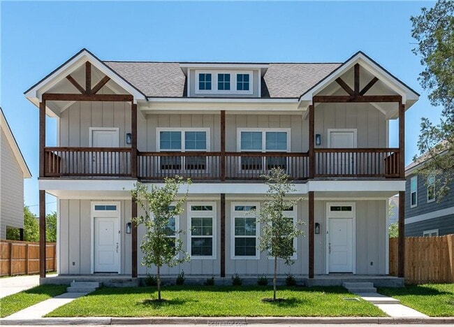 Building Photo - STUNNING 4bed/4bath House Close to Campus!!