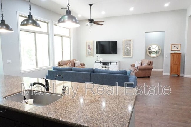 Photo - 2910 E Wildhorse Dr