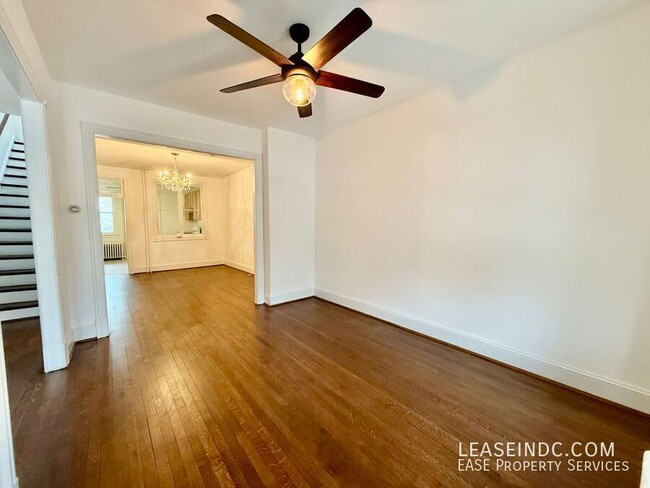 Photo - 304 16th St SE