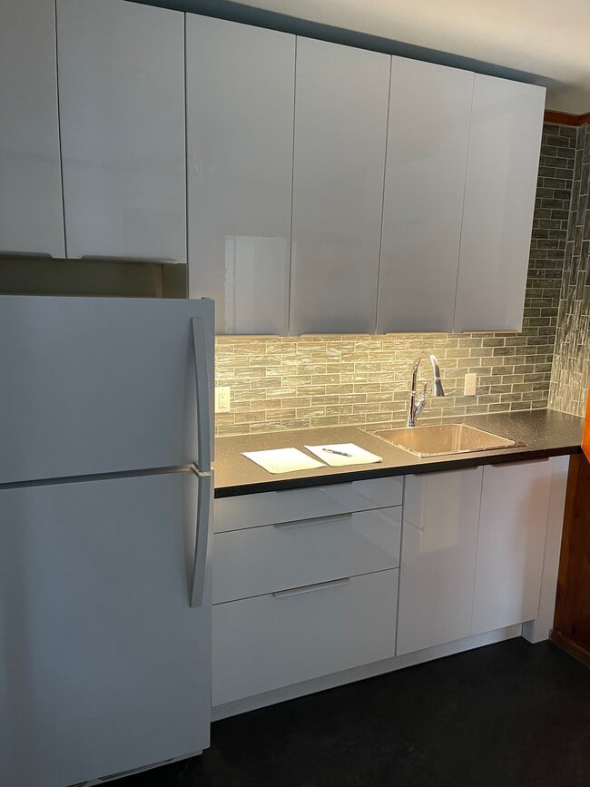 Building Photo - 104 2nd St Unit 104 Second #4 Rental