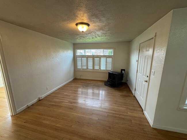 Photo - 2 Bedroom ~ 1 Bathroom House in SW Corvallis