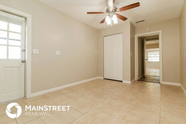 Photo - 861 88th Ave N
