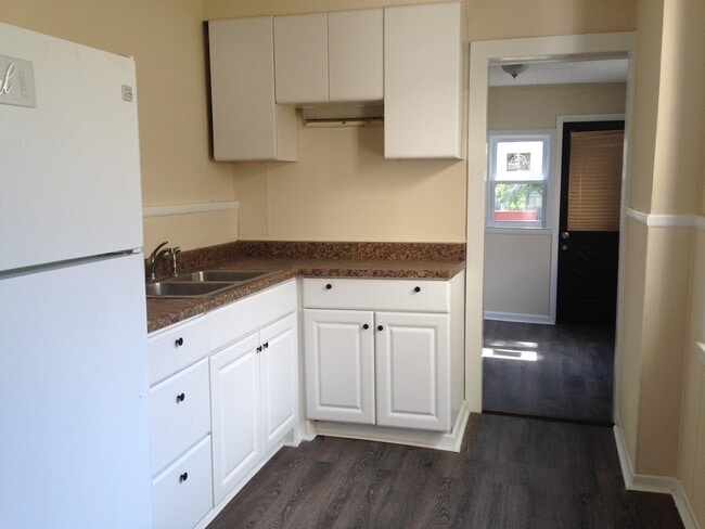 Photo - Great Home!! Spacious Living Area! Back Yard and Deck! Washer/Dryer Hook-Ups!