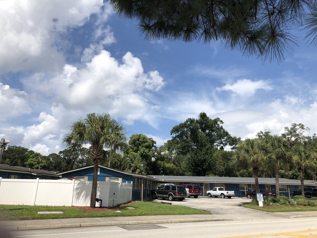 North Property - Englewood Apartments
