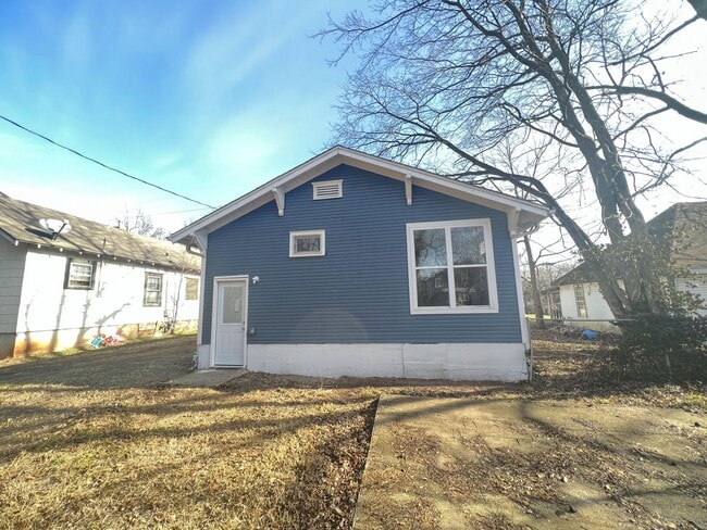 Building Photo - 2 Bed 1 Bath Springfield, MO