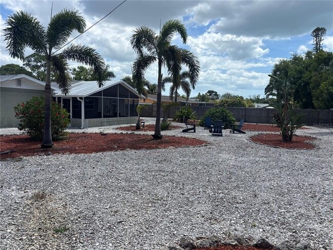 Photo - 1008 Estremadura Dr