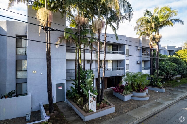 Building Photo - Marathon Apartments