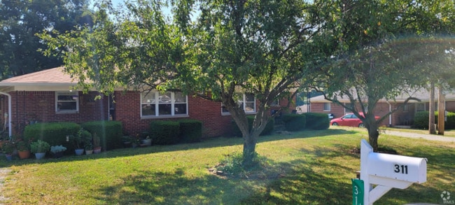 Building Photo - 311-313 Wilson Dr Rental