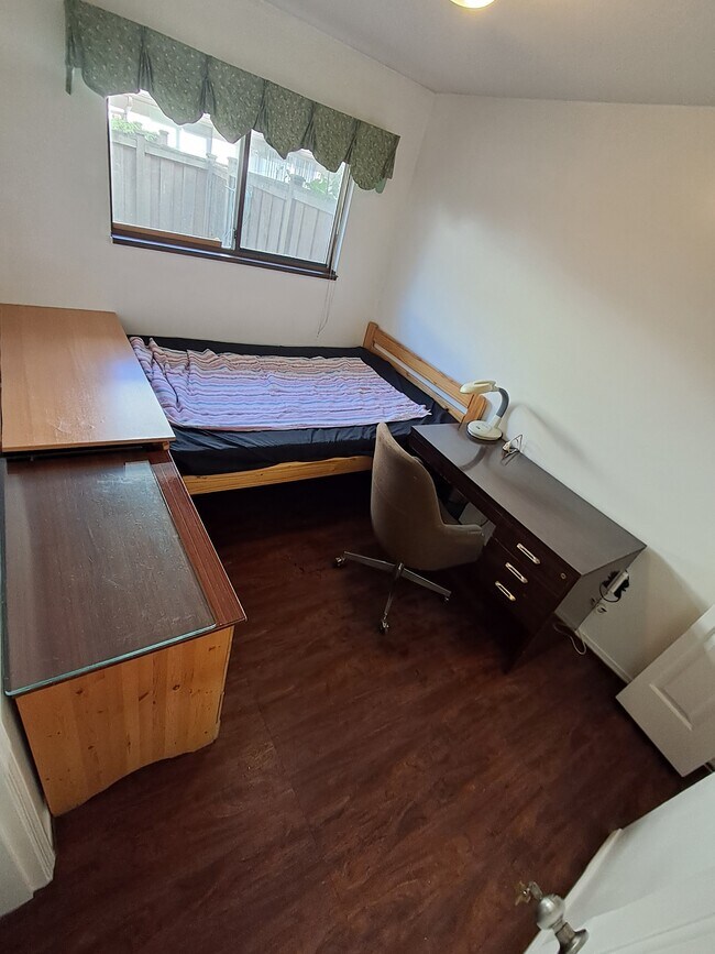 Photo - 8711 General Currie Rd