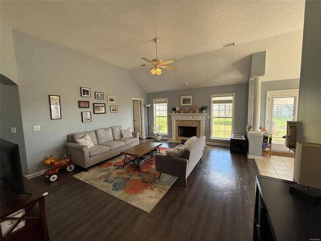 Photo - 650 Little Farm Rd