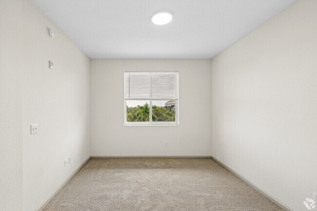 Siena 2BR, 2BA - 975SF - Main Bedroom