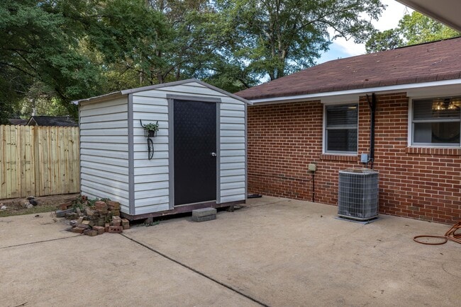 Photo - 6516 Bradford Dr