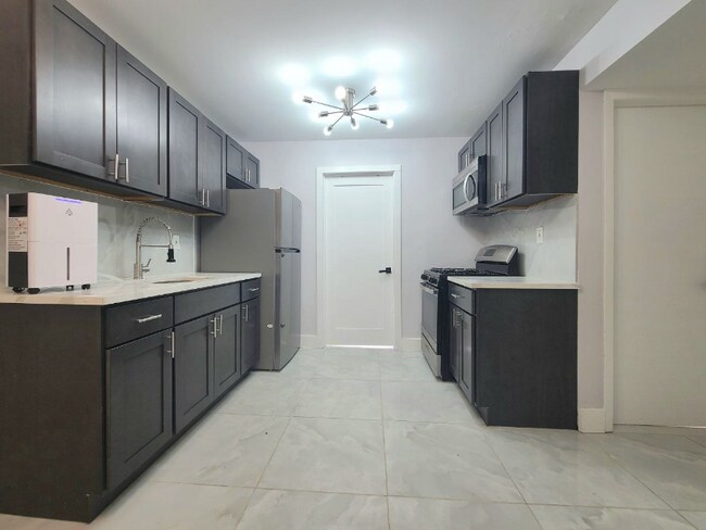 1903 Country Ln Unit 2
