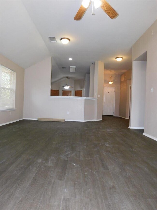 Photo - 715 Spring Brook Ln House