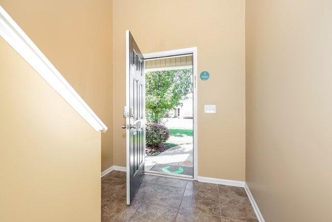 Photo - 1140 Waterlyn Dr