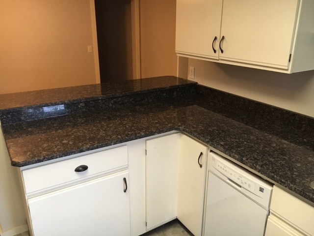 kitchen - 277 Pleasant St Unit #2R