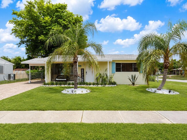 Building Photo - 3539 Everglades Rd
