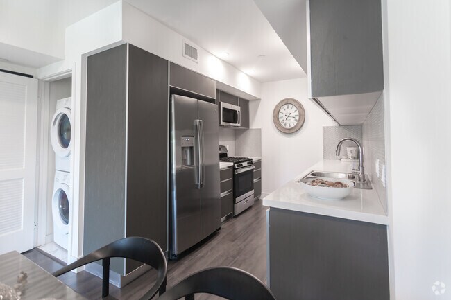 2BR,2BA - 800SF - Kitchen - Sunset Rise by Wiseman