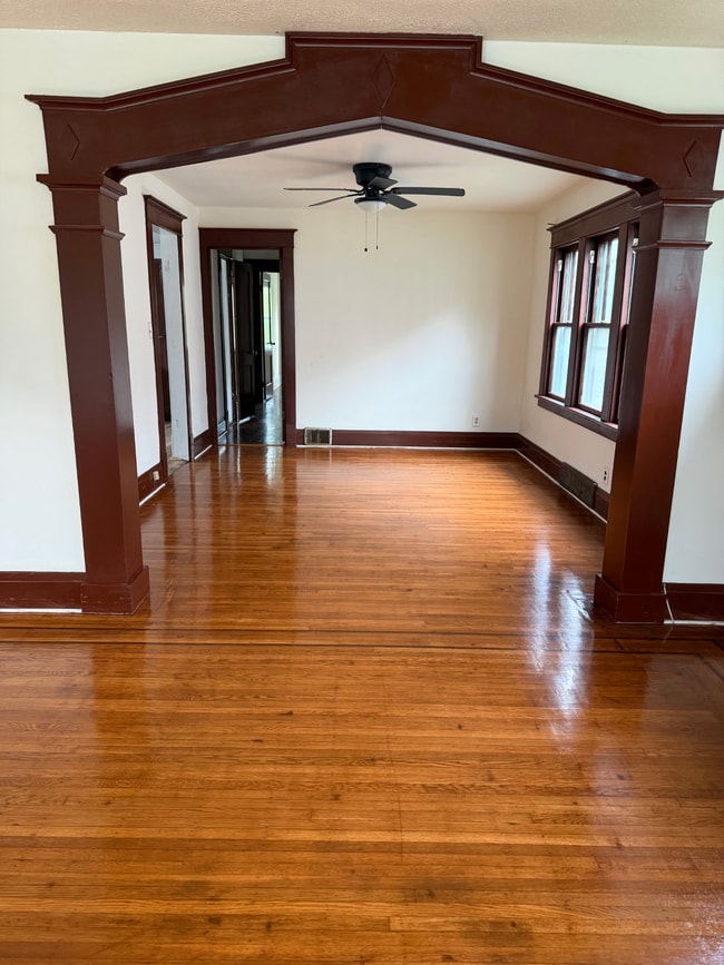 137 Lasalle Ave