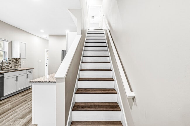 Photo - 3241 Boulevard Pl