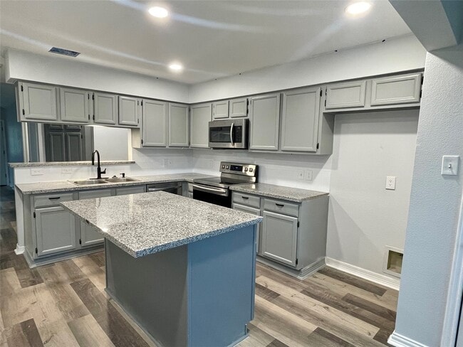 Photo - 1225 Clover Dr