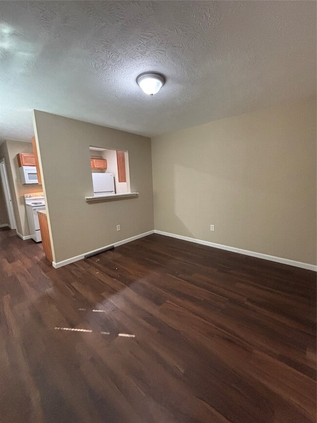 Photo - 17109 River Rd