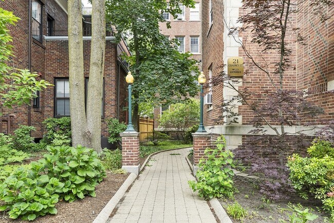 Photo - 21 Chauncy St Unit 3