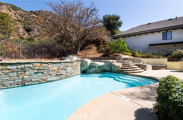 Photo - 505 Lotus Ln