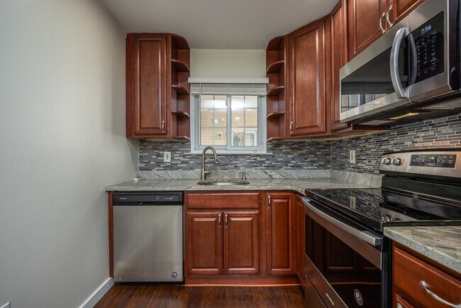 Photo - 529 Fox Run Ln