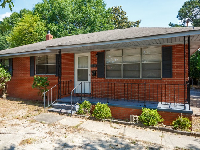 Building Photo - 1848 Gola Dr