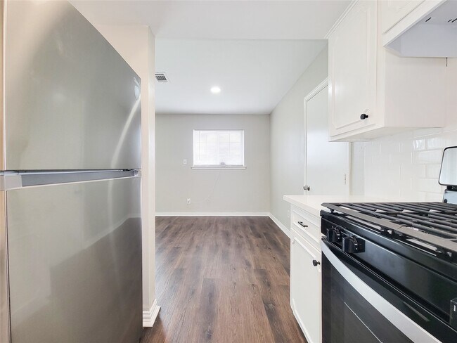 Photo - 6439 Oaknut Dr