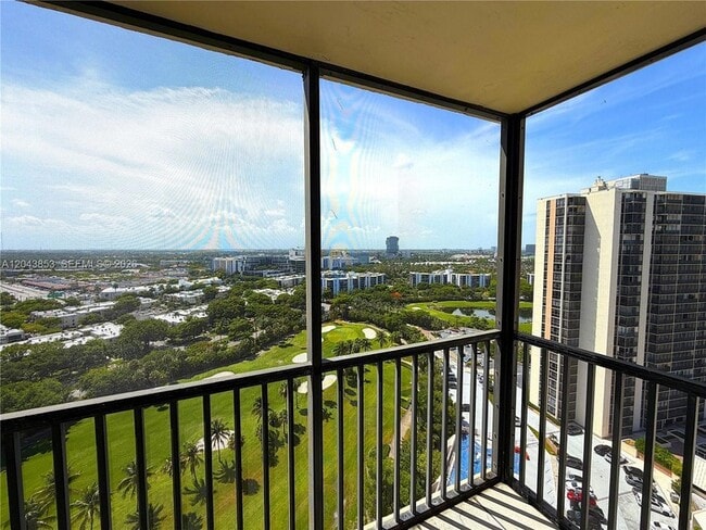Photo - 20335 W Country Club Dr Unidad 2210