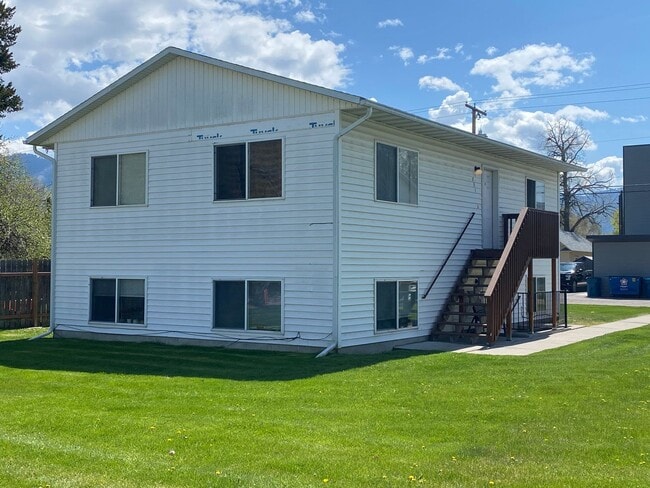 $1.425 | 2 Bed / 1 Bath Apartment on the N... - $1.425 | 2 Bed / 1 Bath Apartment on the N... Unit #B