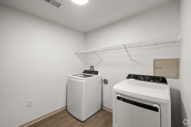 2BR, 2BA - 860SF - In-Unit Laundry