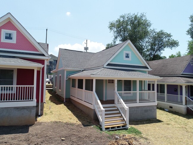 Building Photo - 4BR/2BA Fort Sanders Rental | Off-Campus H...
