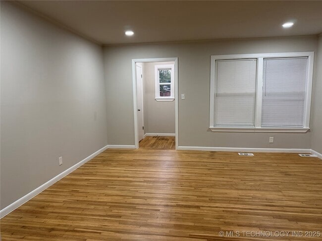 Photo - 5308 S Madison Ave