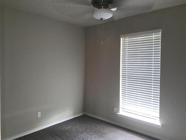 Photo - 406 E Springdale Ln