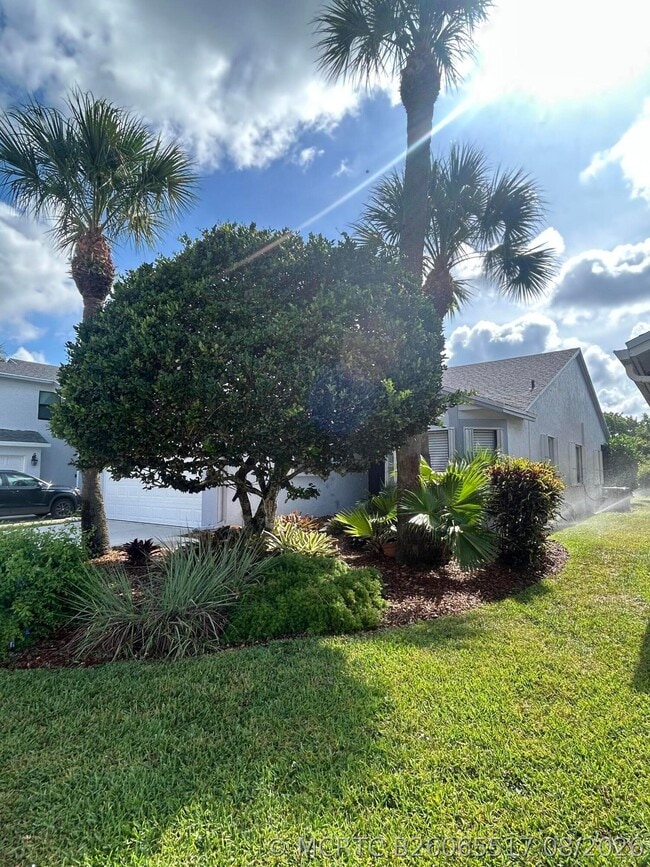 Photo - 23370 Sedawie Dr