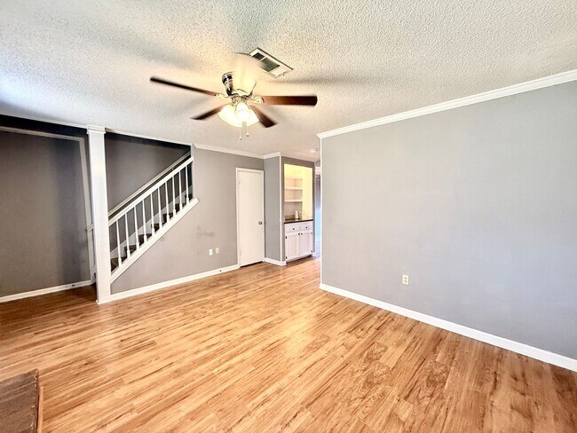 Photo - 955 Ridgepoint Ct